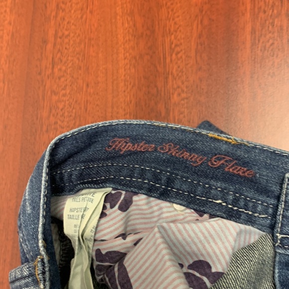 American Eagle Outfitters - Picture 8 of 8